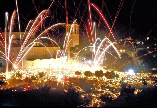 athens-easter02.jpg
